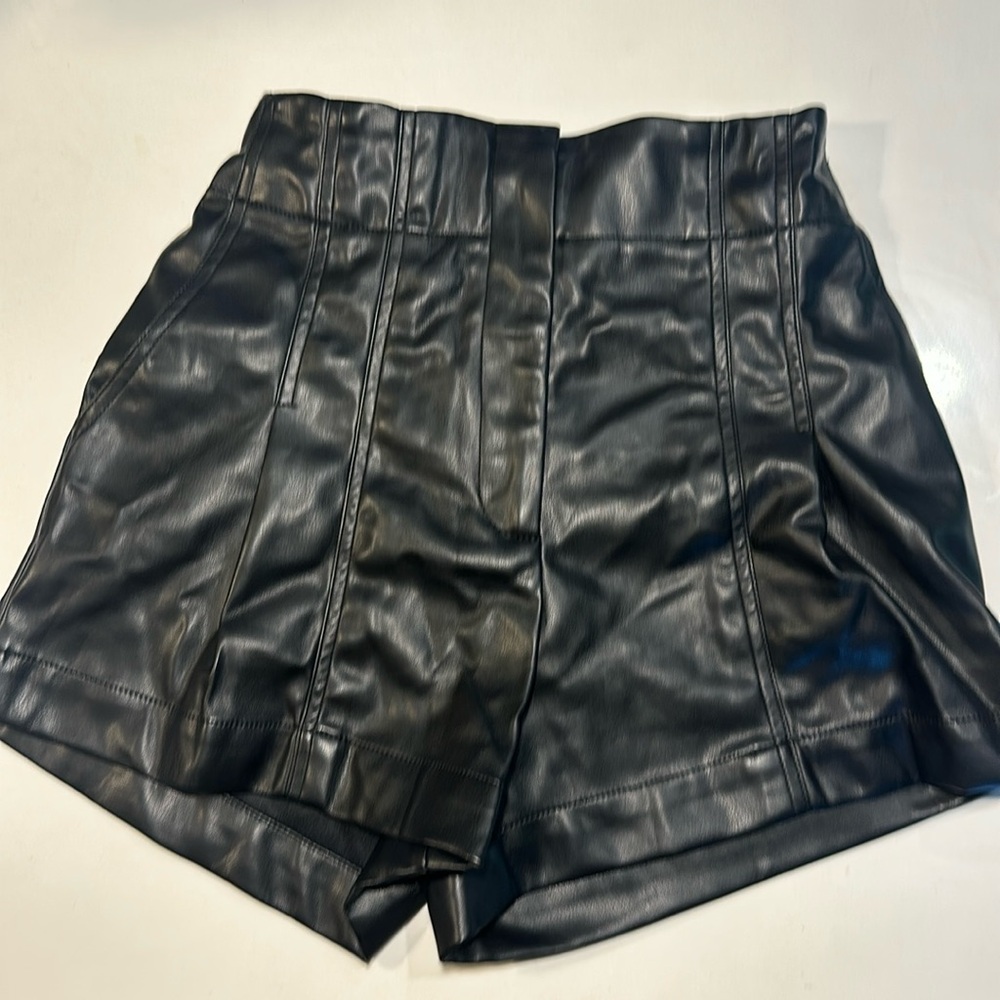 LBLC Tanya Vegan Leather Shorts - Black Size small
New never worn with tags
